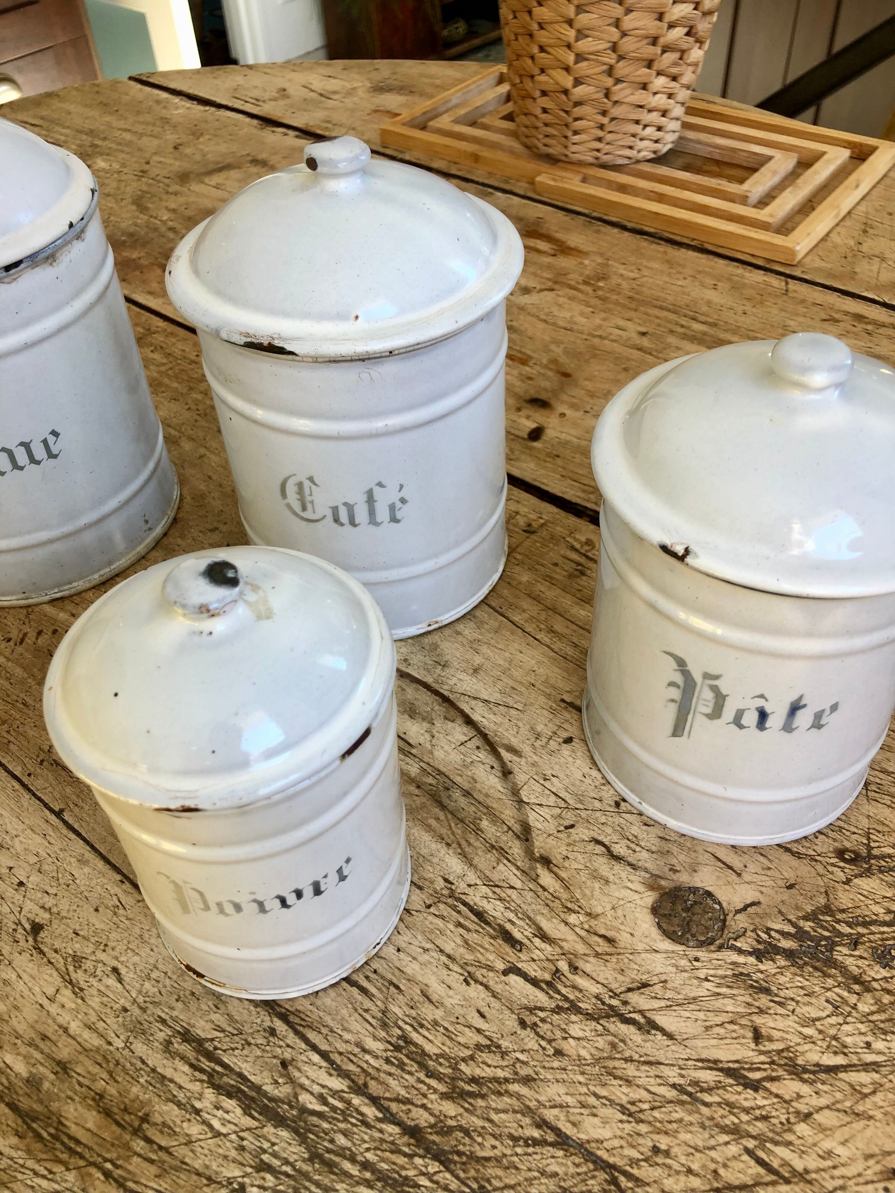 Enamelled iron kitchen pots