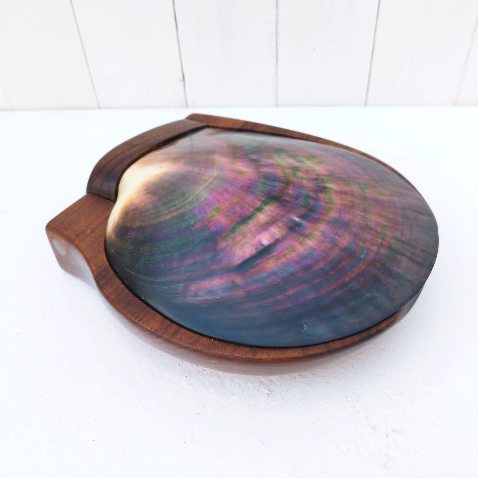 Olive wood and mother-of-pearl shell box A. Noll