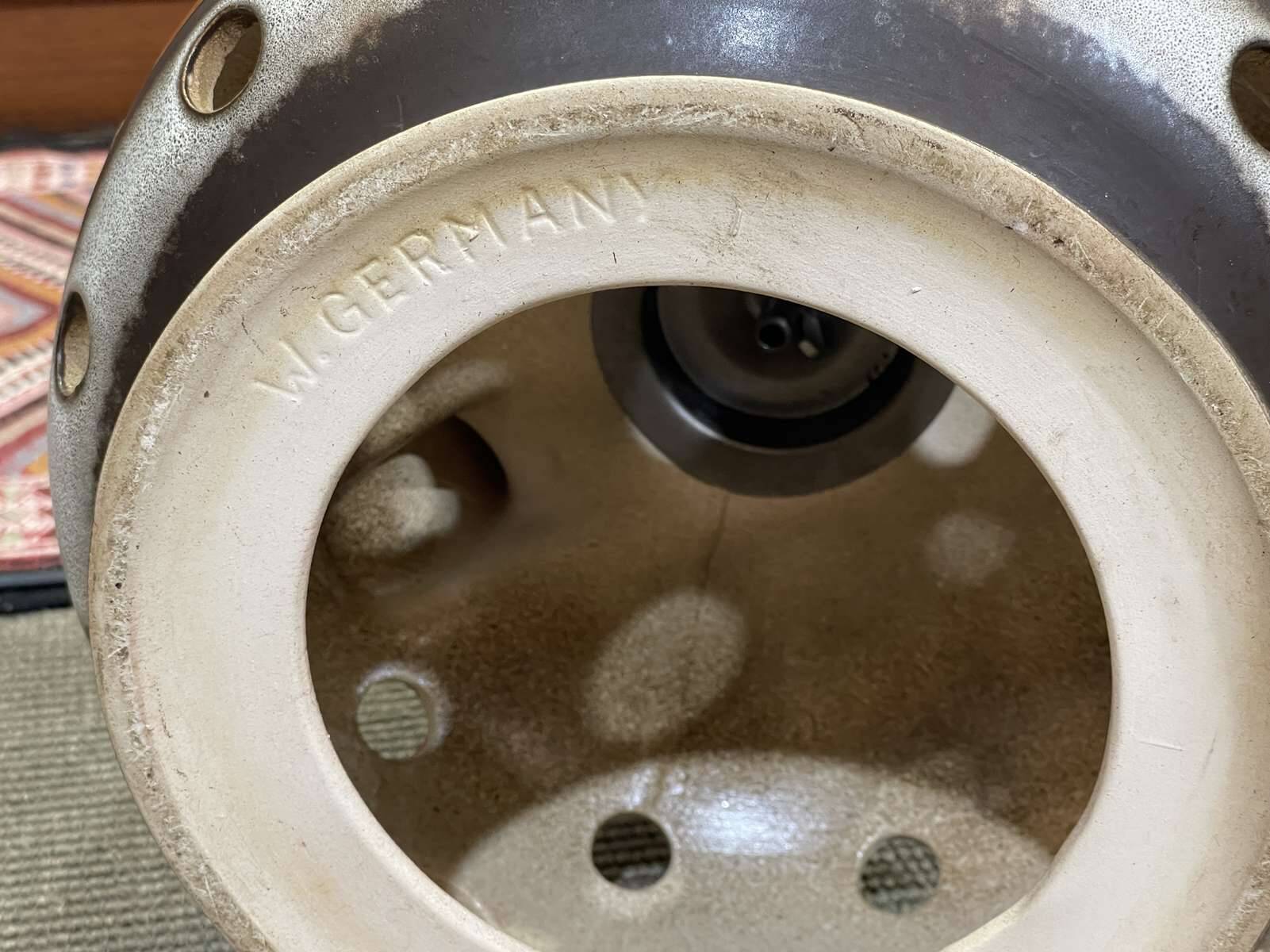 Lampe germany des années 70 avec son abat-jour d'époque
