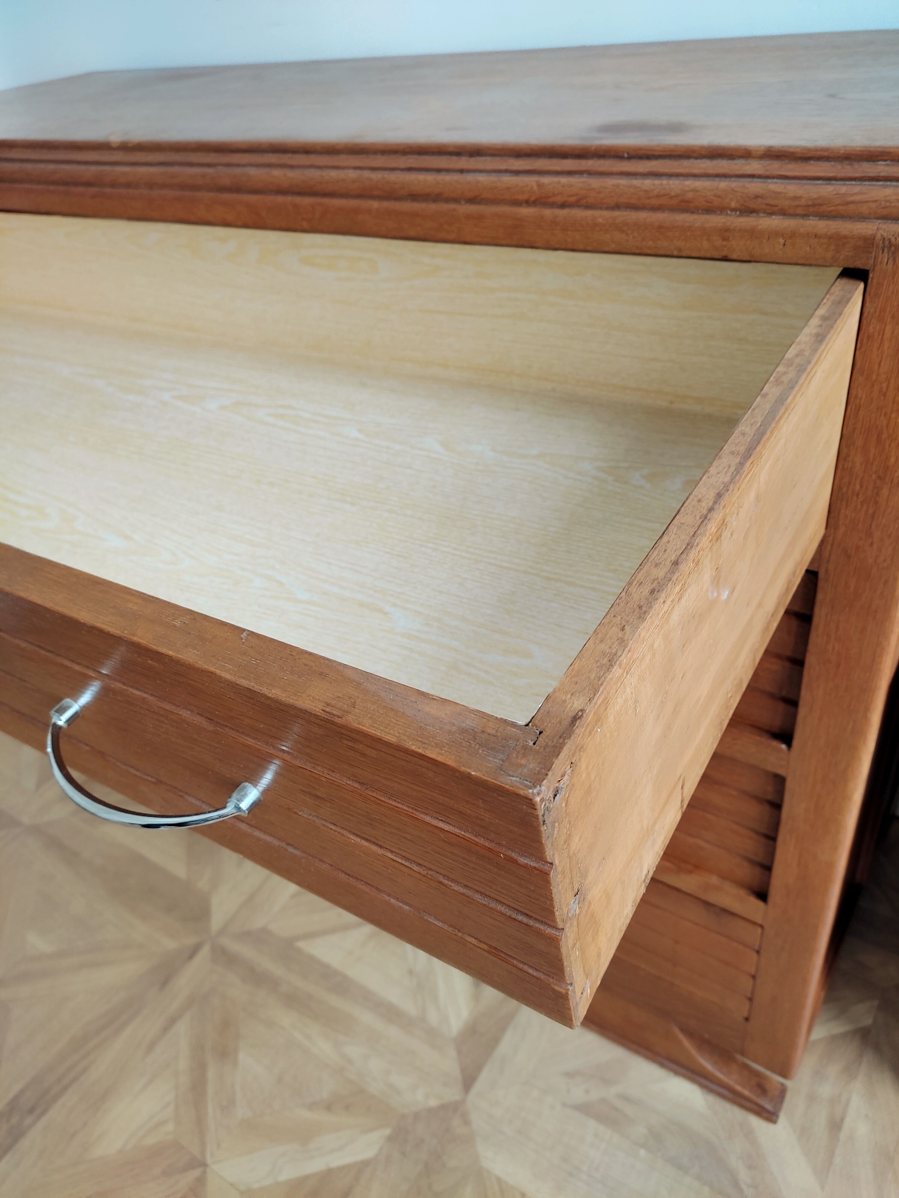 Commode en bois vintage