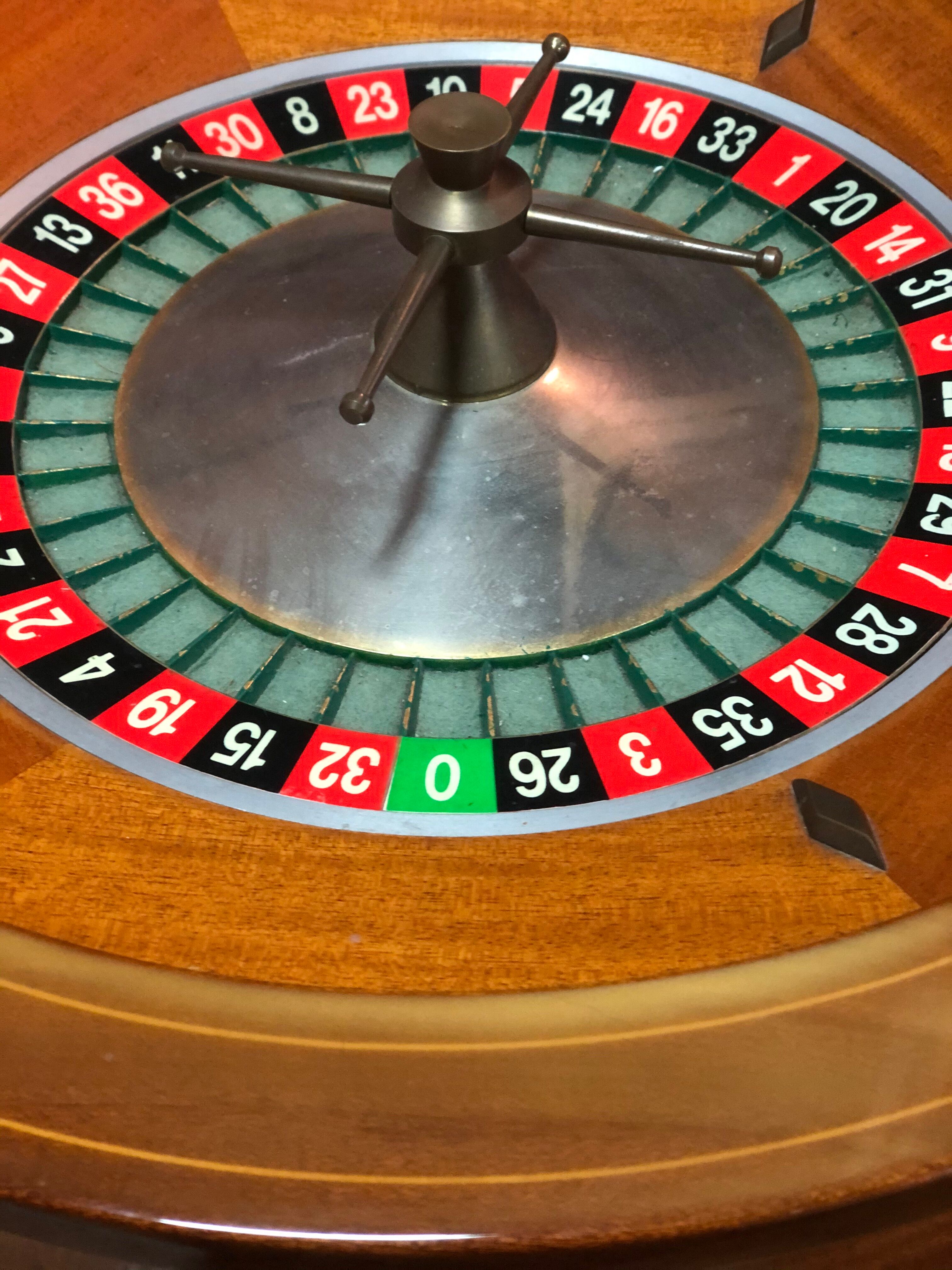 CARO mahogany casino roulette 60/70 years