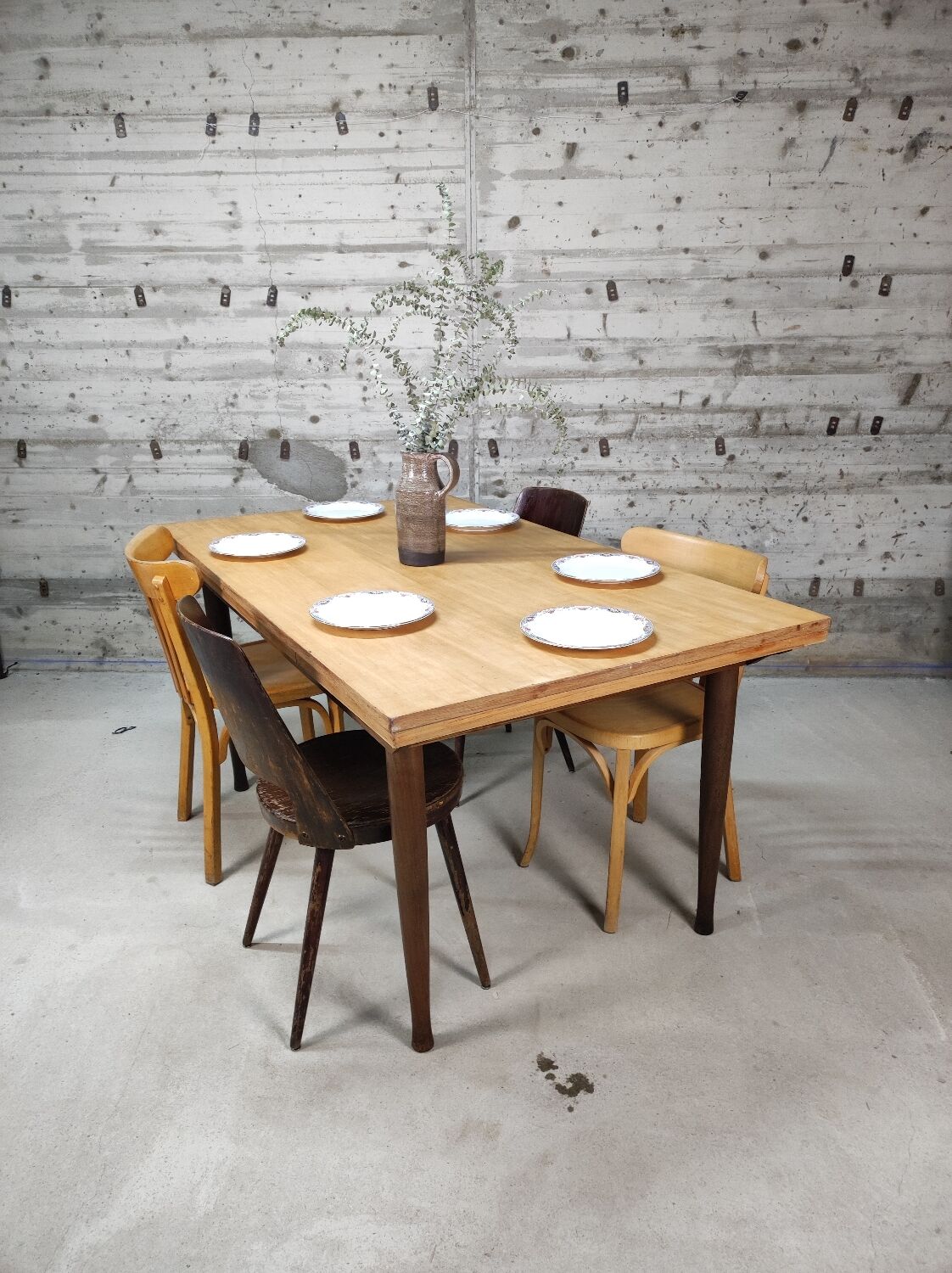 Vintage table 6/10 people