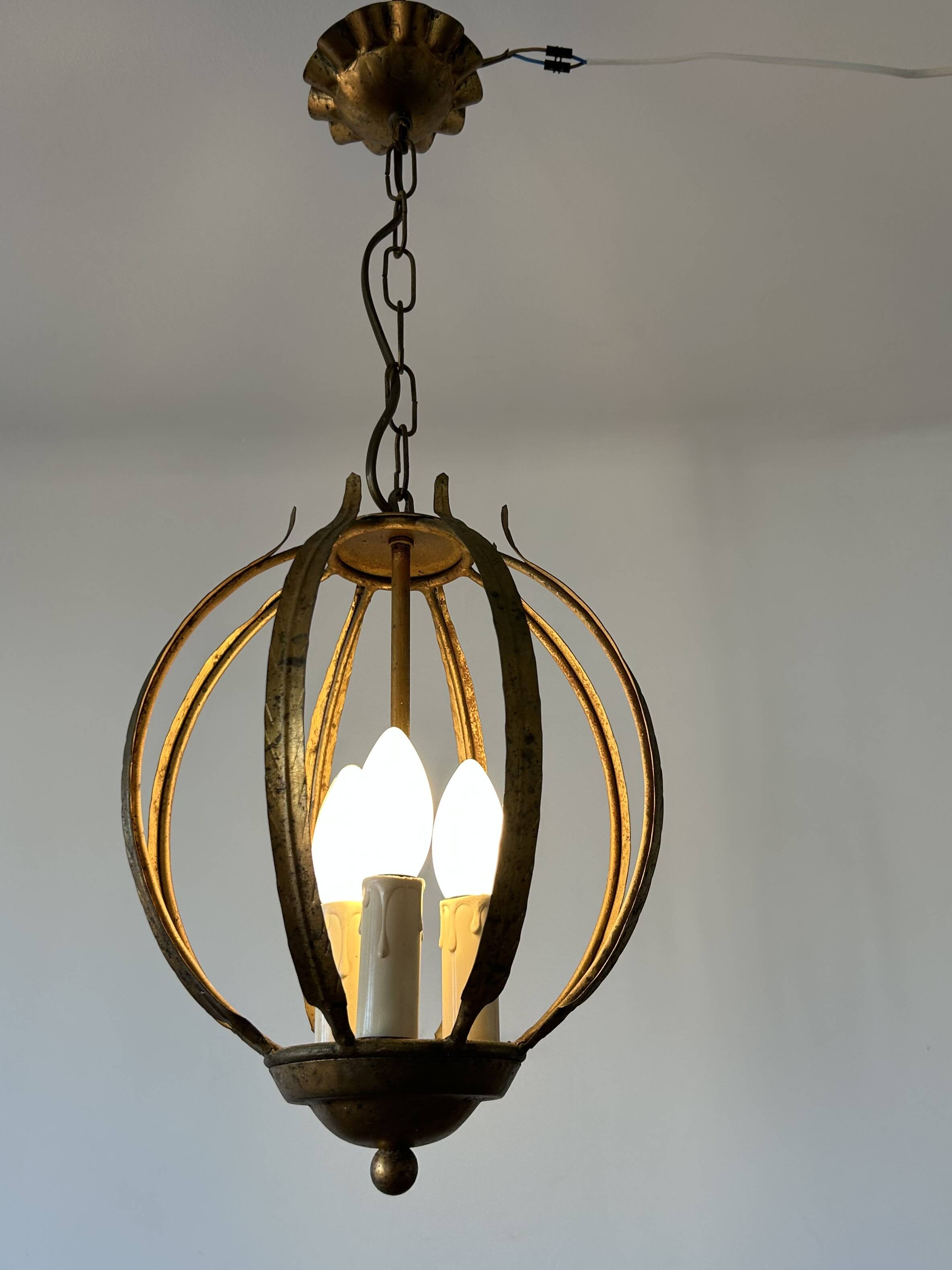 Chandelier, antique gold metal suspension.