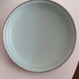 Covered dish in enamelled sheet metal