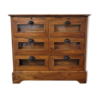 Solid grain cabinet