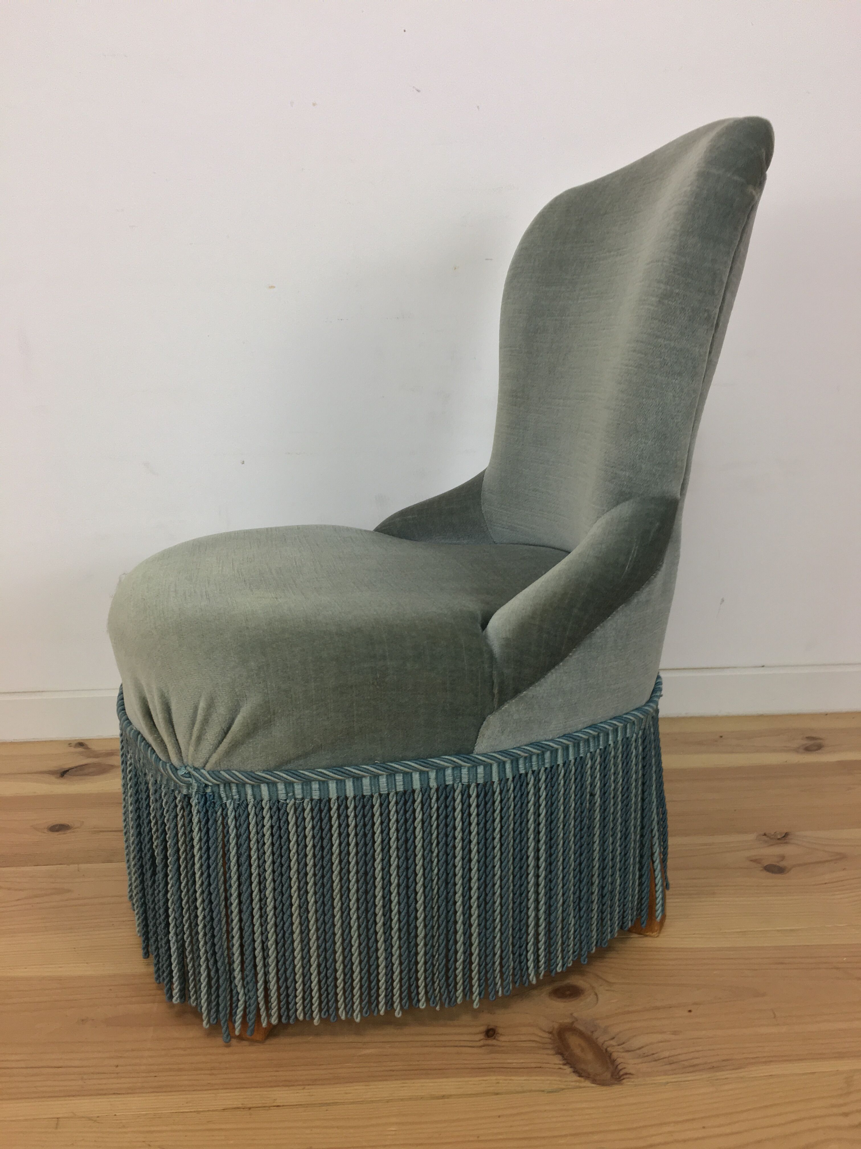 Fauteuil crapaud velours vert à franges