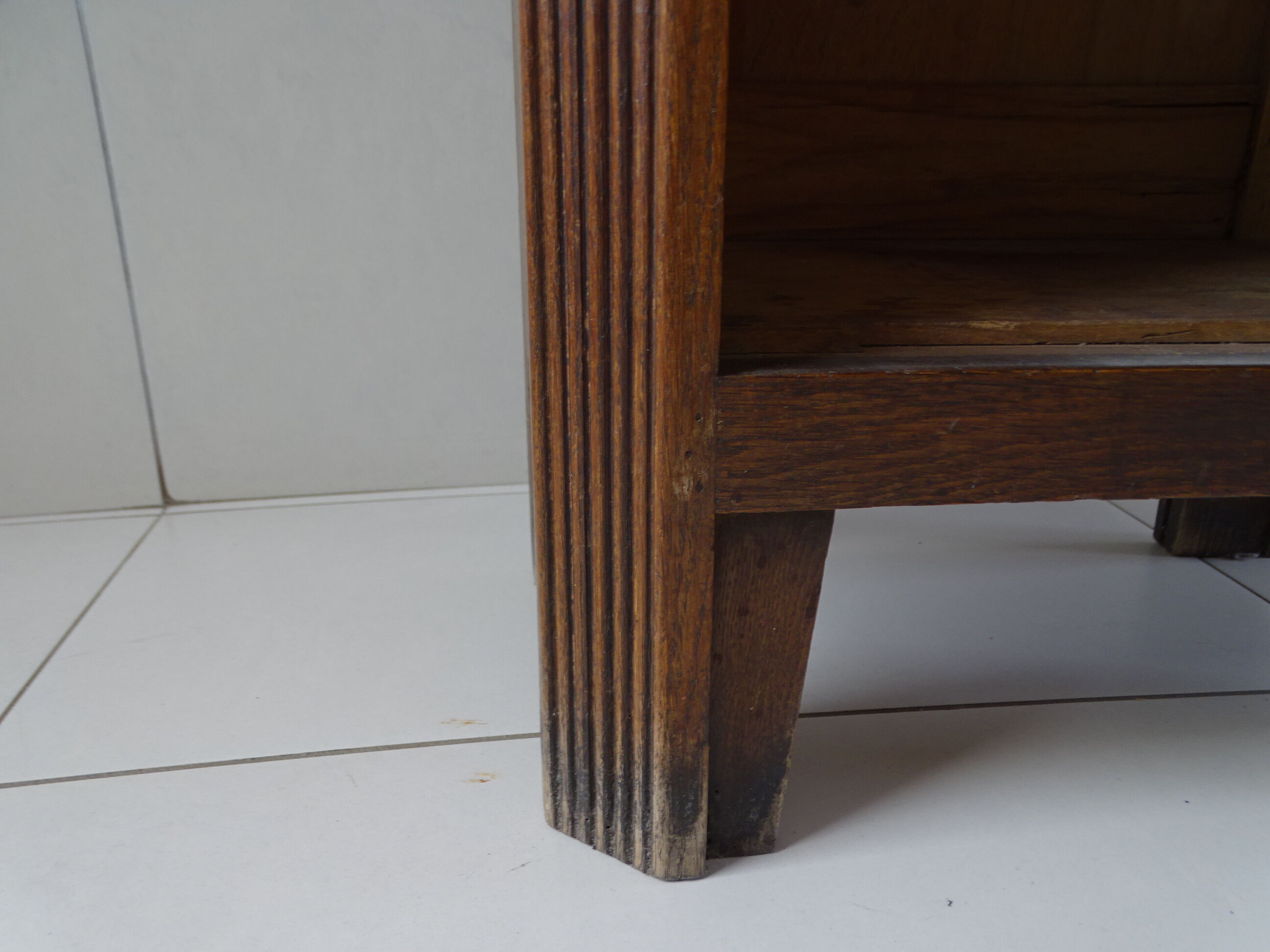 Showcase sideboard art deco in solid oak