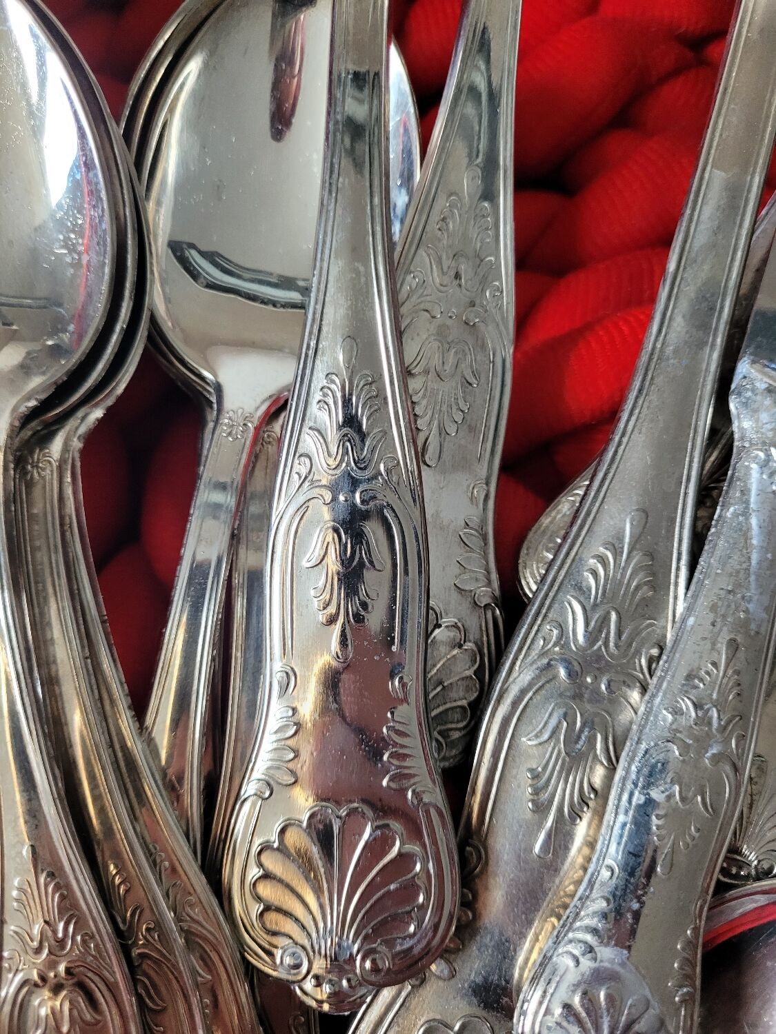Antique silver-plated cutlery set for 10 people – shell decoration, spirit