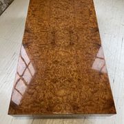 Table basse italienne laque loupe d’orme