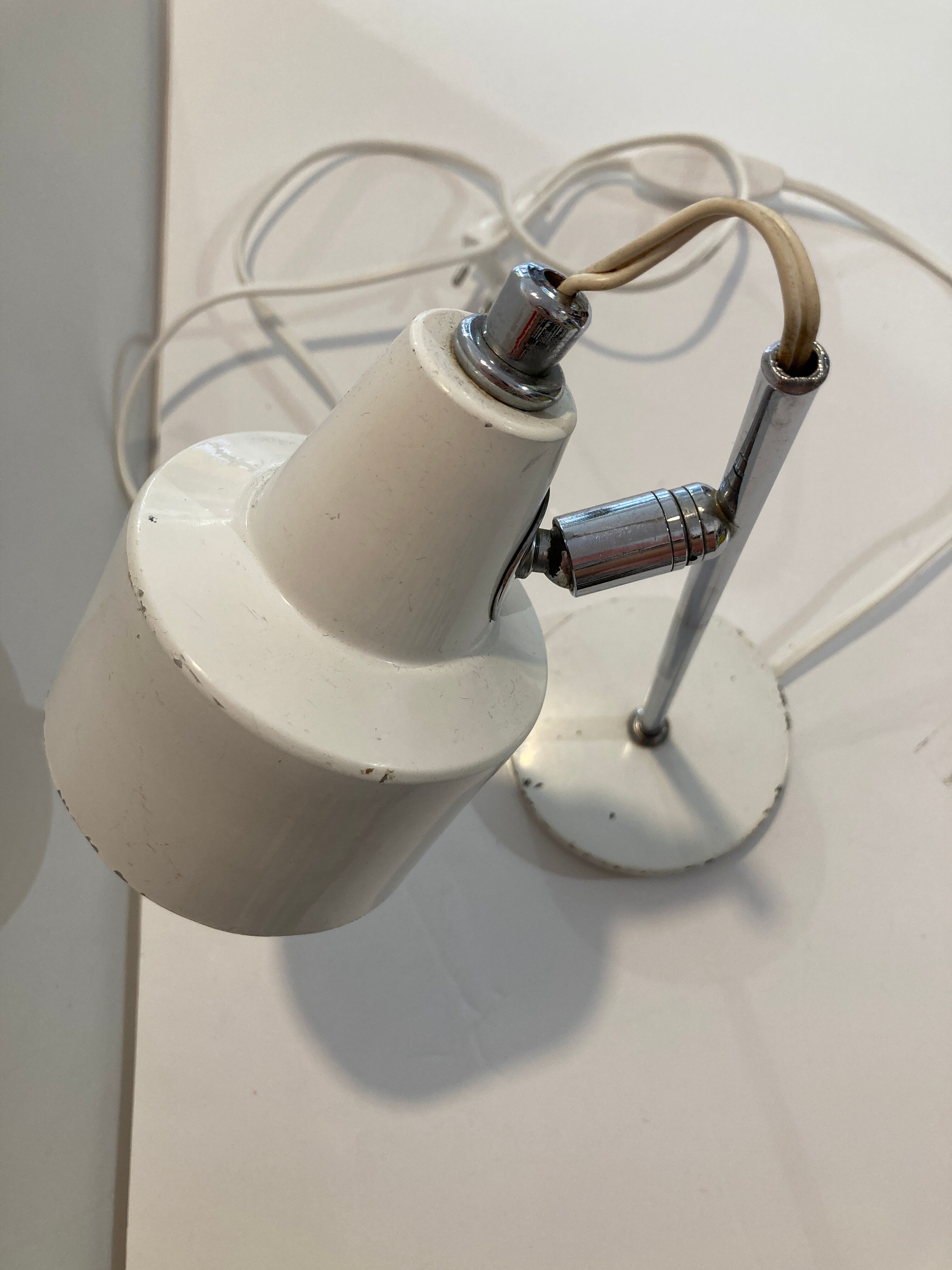 White metal desk lamp years 60-70-