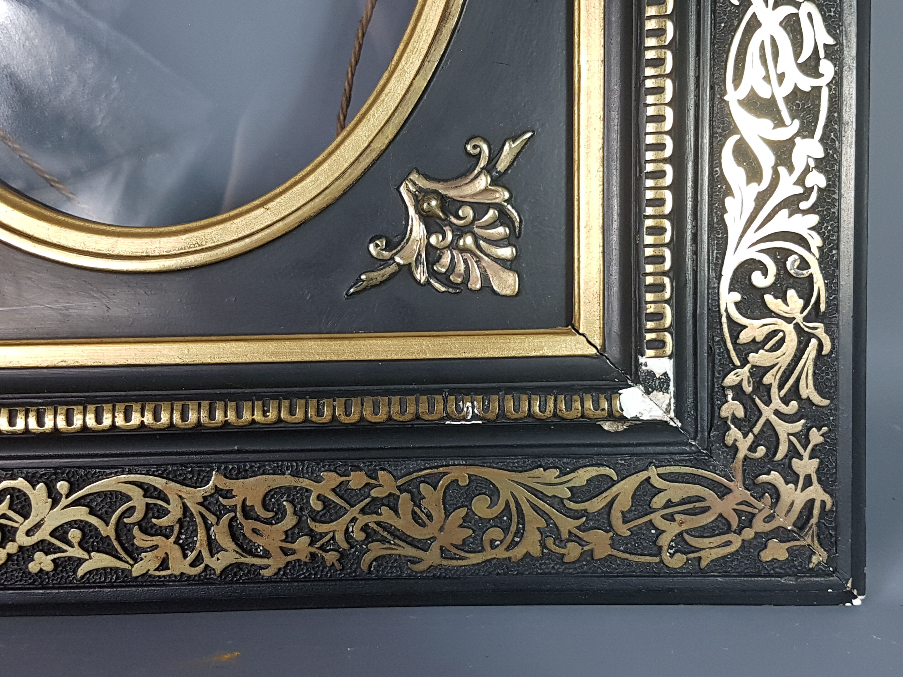 Napoleon III black and gold laqué frame, oval view 46x40 cm