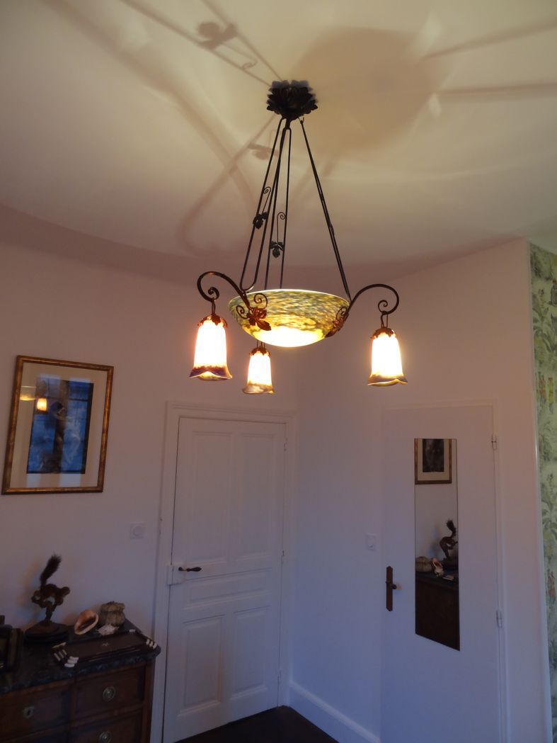 Art Deco Lustre Noverdy France in beaten iron