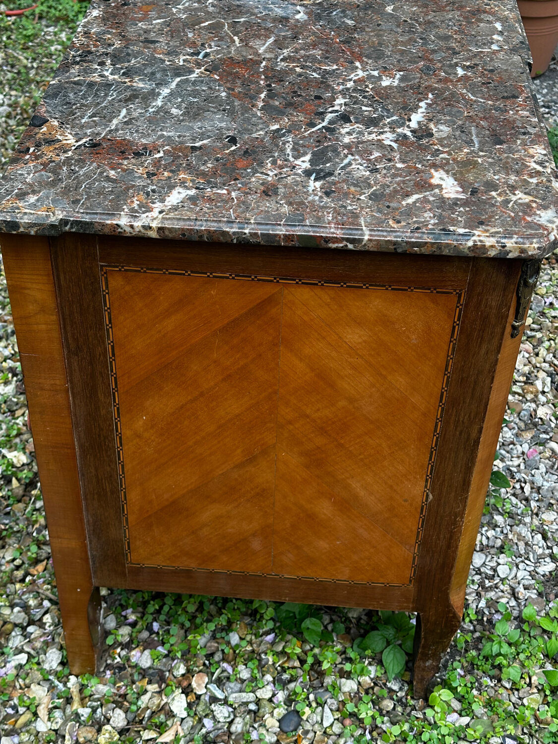 Transitional Louis XV - Louis XVI commode from the 19th century.