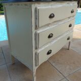 Commode de style trois tiroirs en bois massif