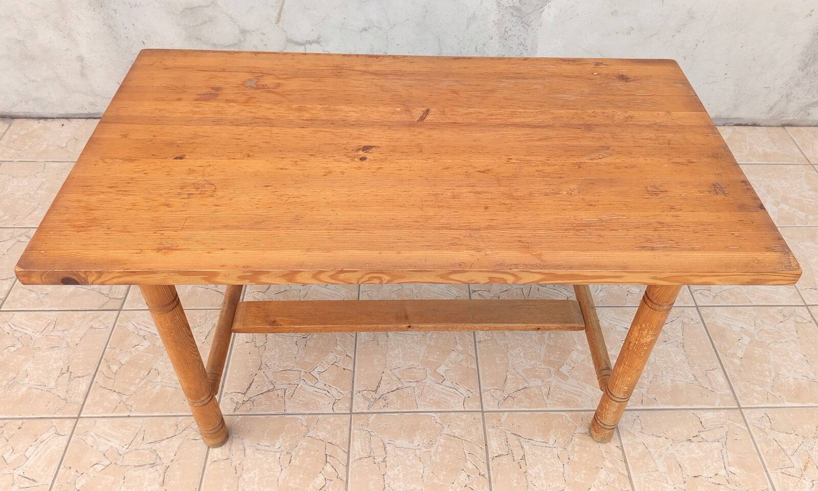 Vintage table in solid pine