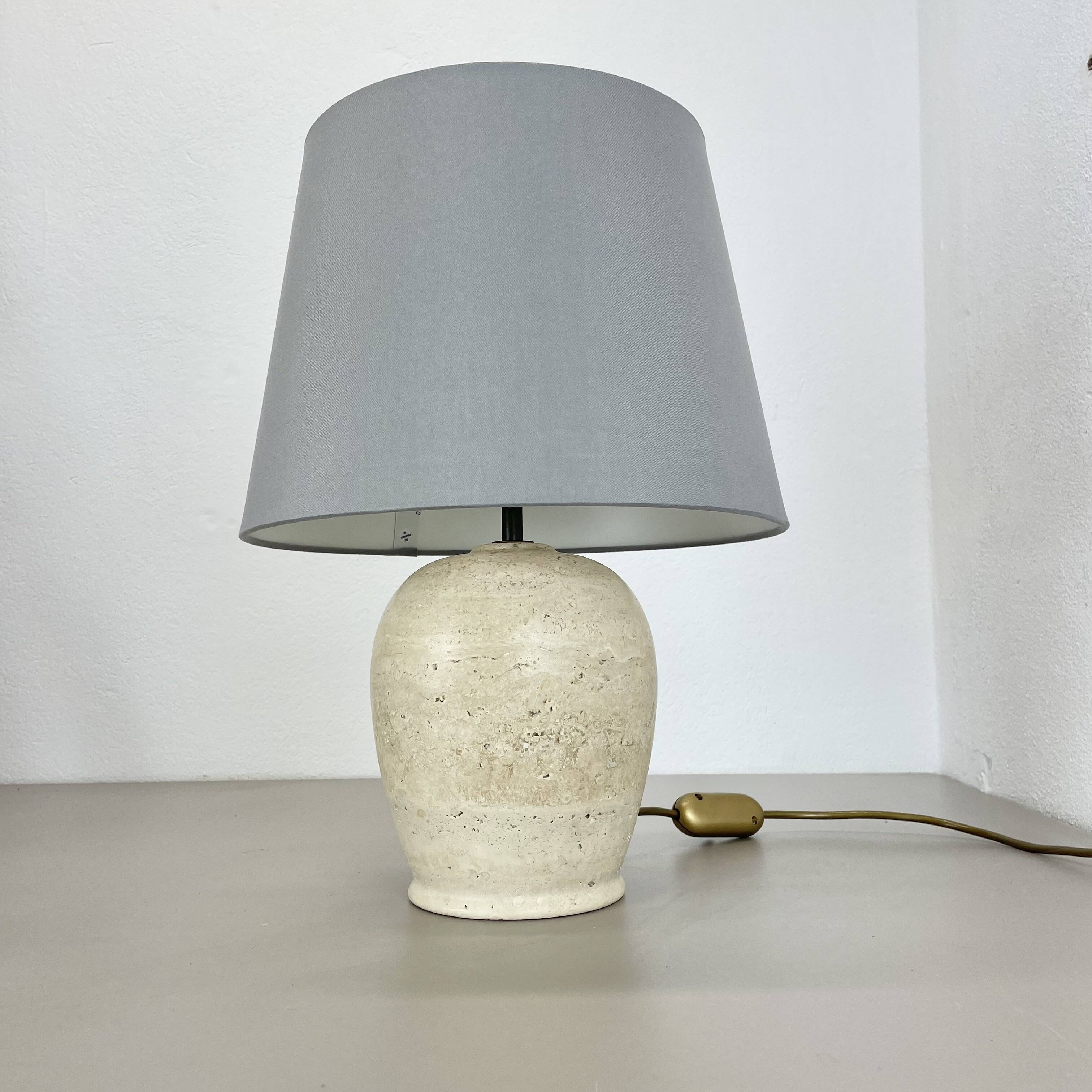 Large Travertine Marble Fratelli Mannelli Style Table Light Base, Italy, 1970s