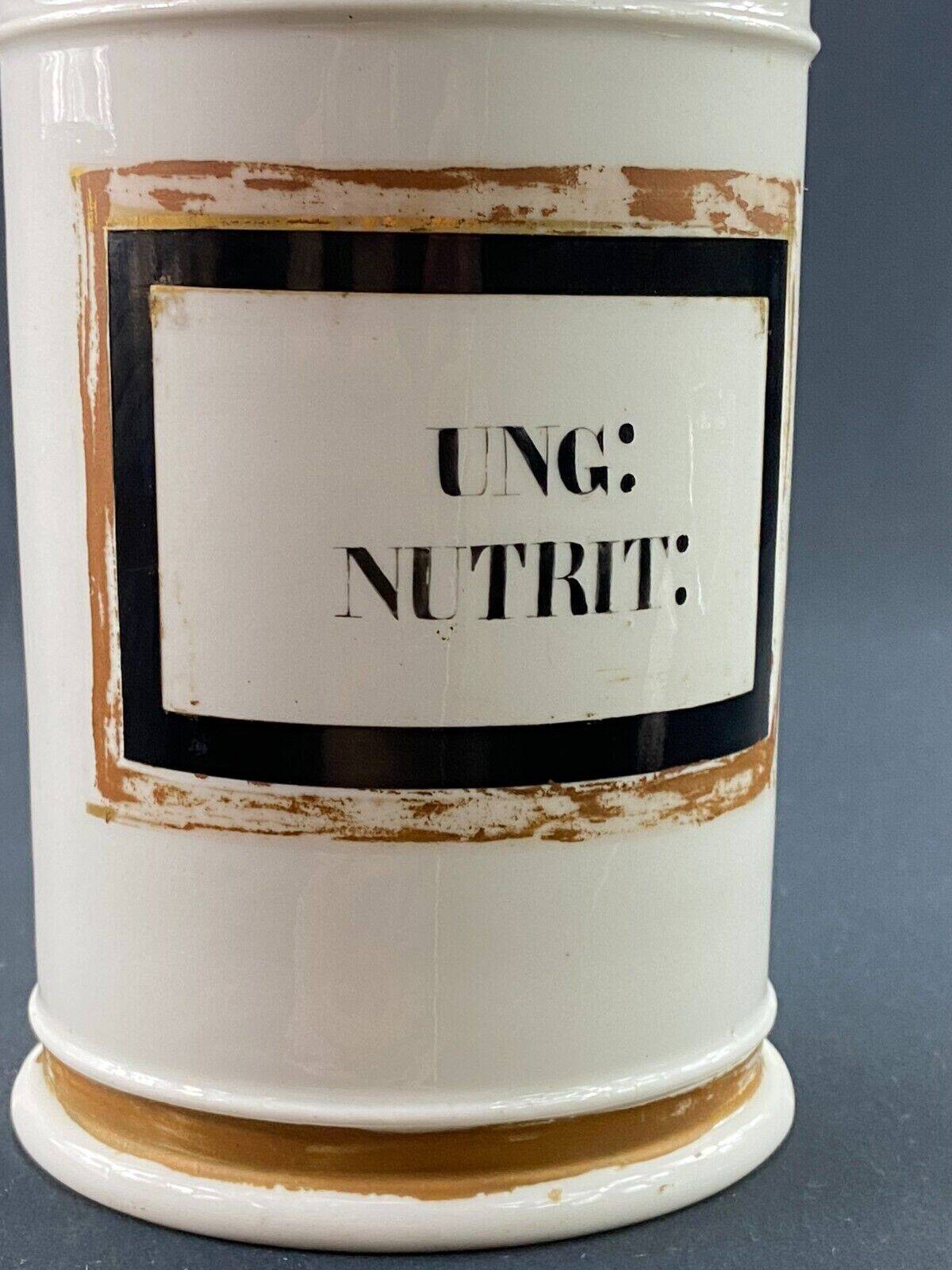 Old Paris 19th century porcelain medicine jar marked UNG:NUTRIT: