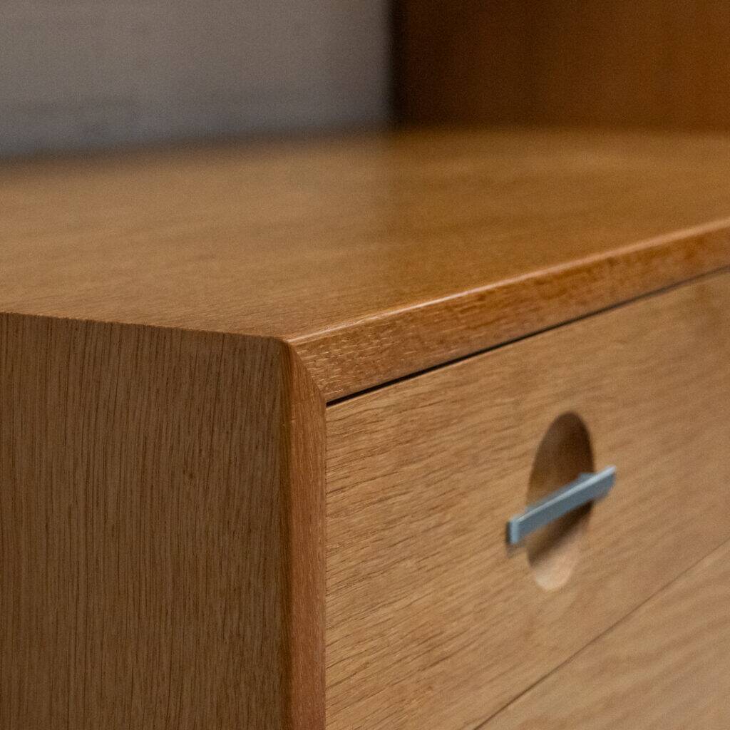 Etagère murale RY 100 par Hans Wegner pour Ry Møbler 1960