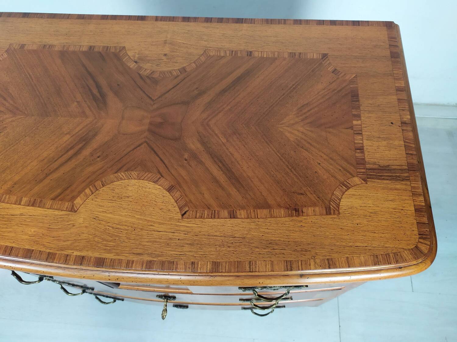 Commode de style marqueterie