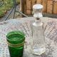 Service a whisky compose d'une carafe en verre transparent
