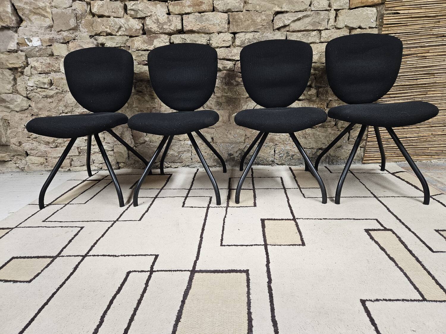 Set of 4 vintage design ergonomic chairs