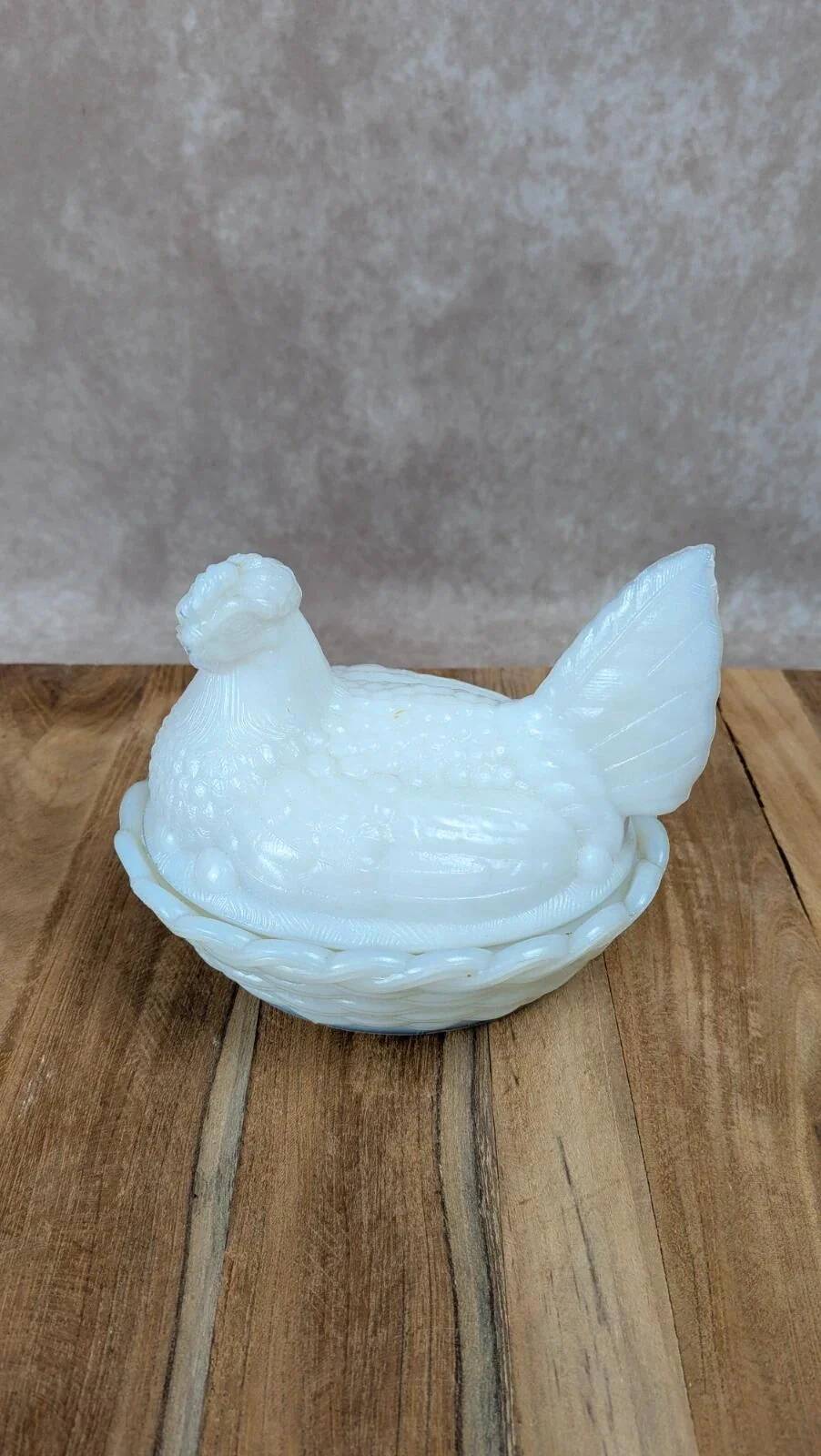 Hen on white opaline glass basket – marked Sv