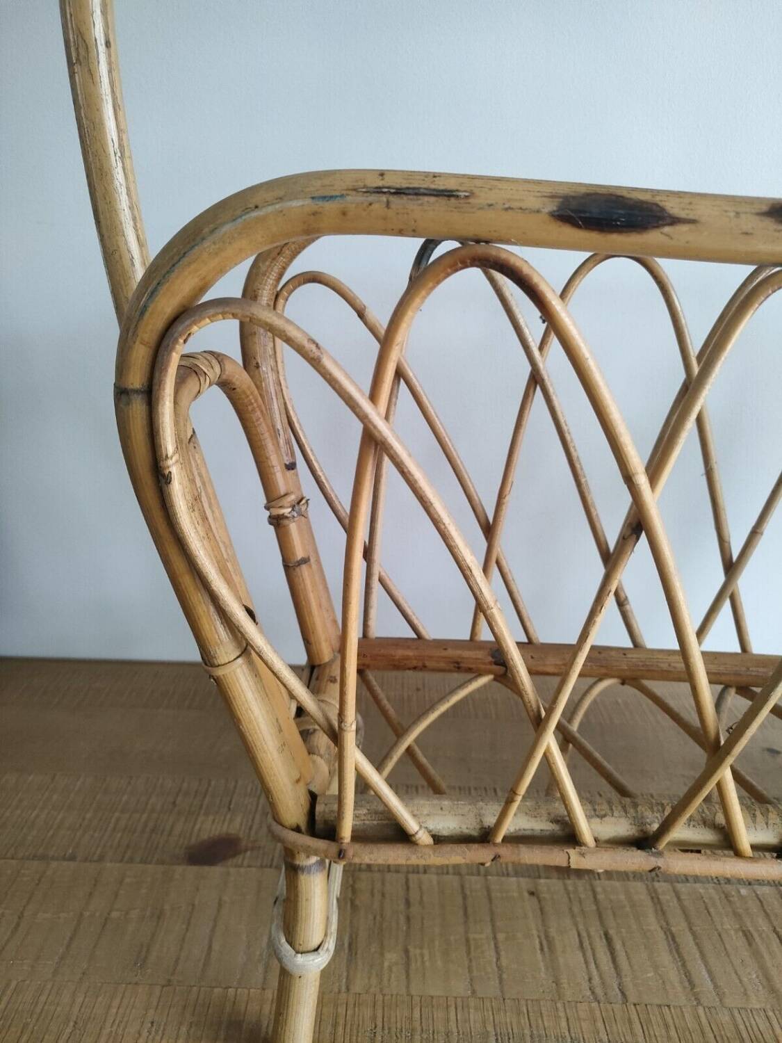 Large Rattan / Wicker Magazine Rack - Curved Shapes - Vintage - Old - 1960s