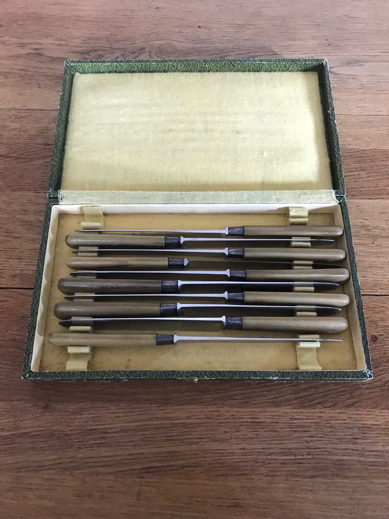 Set of 10 vintage knives