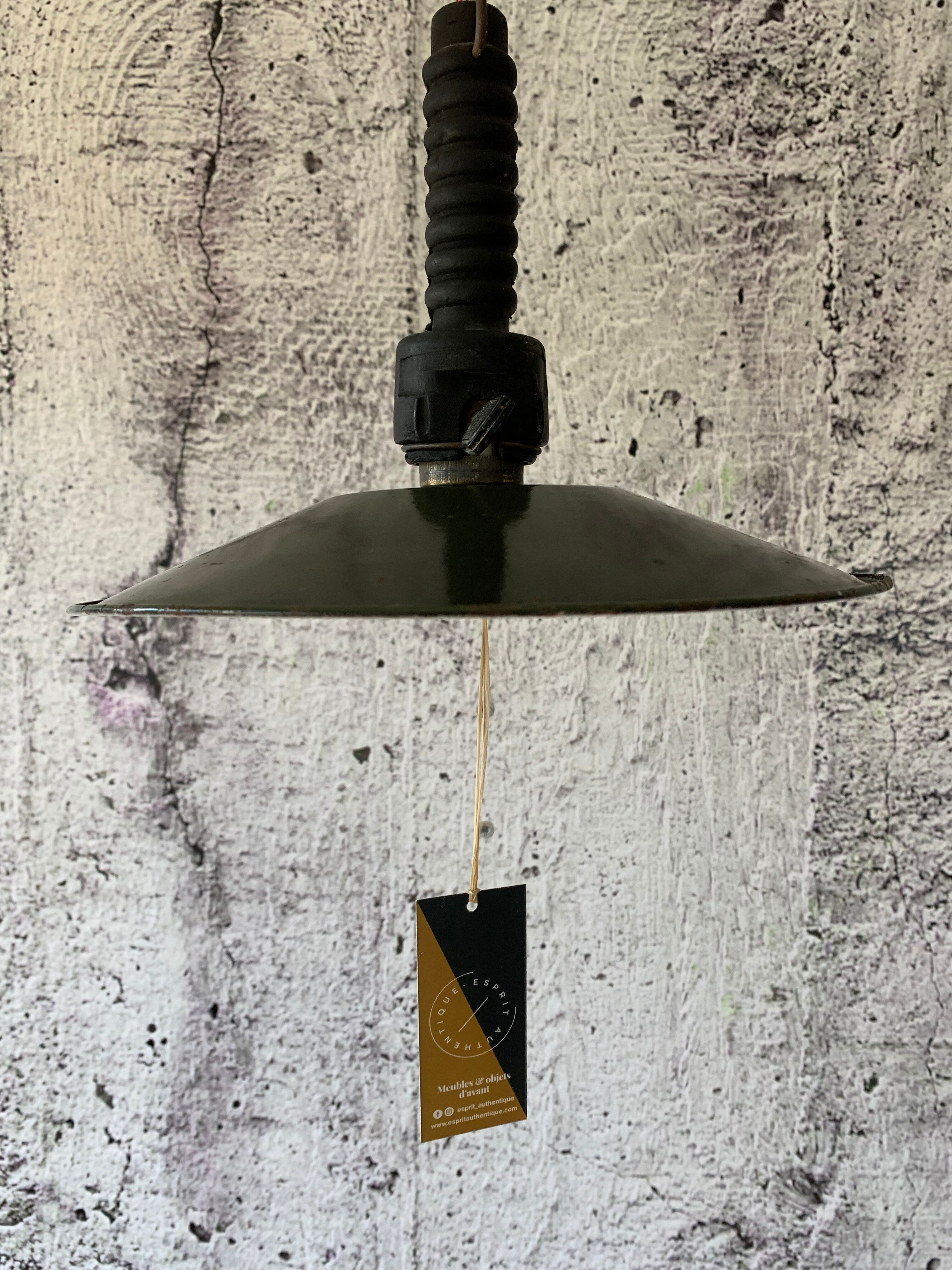 Suspension tôle émaillée