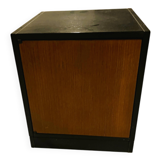 Small cubic storage unit