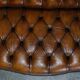 Paire de canapés Chesterfield en cuir Howard & Sons