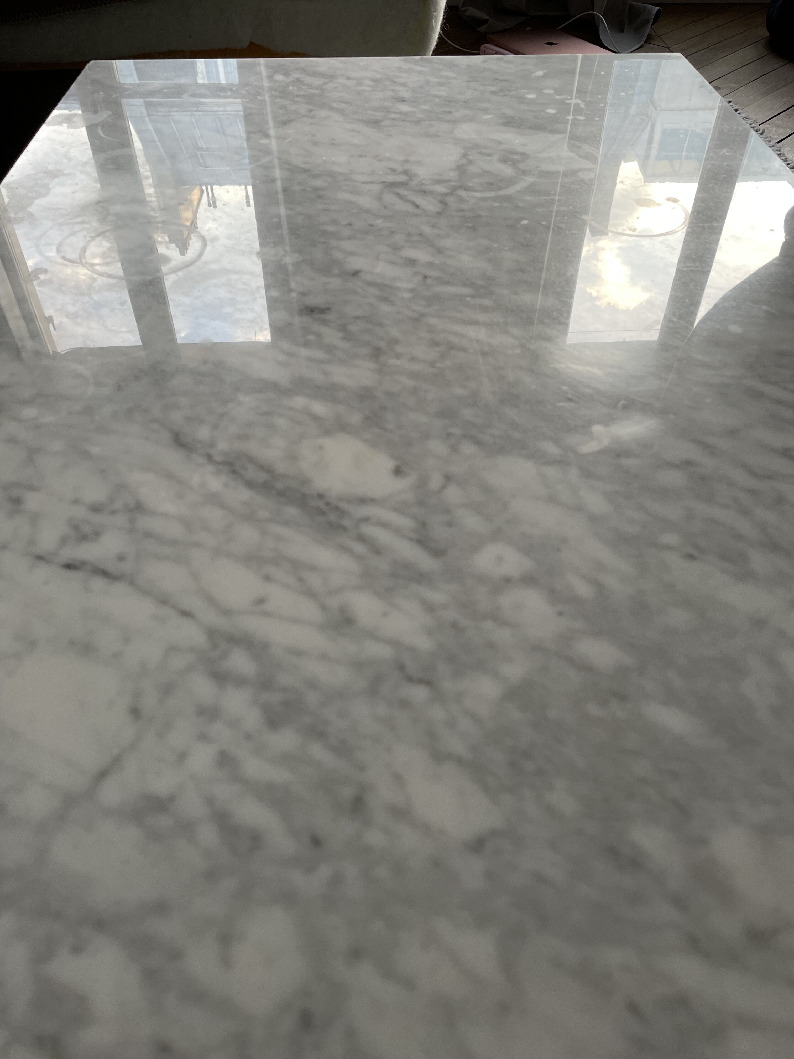 Rectangular coffee table in white marble