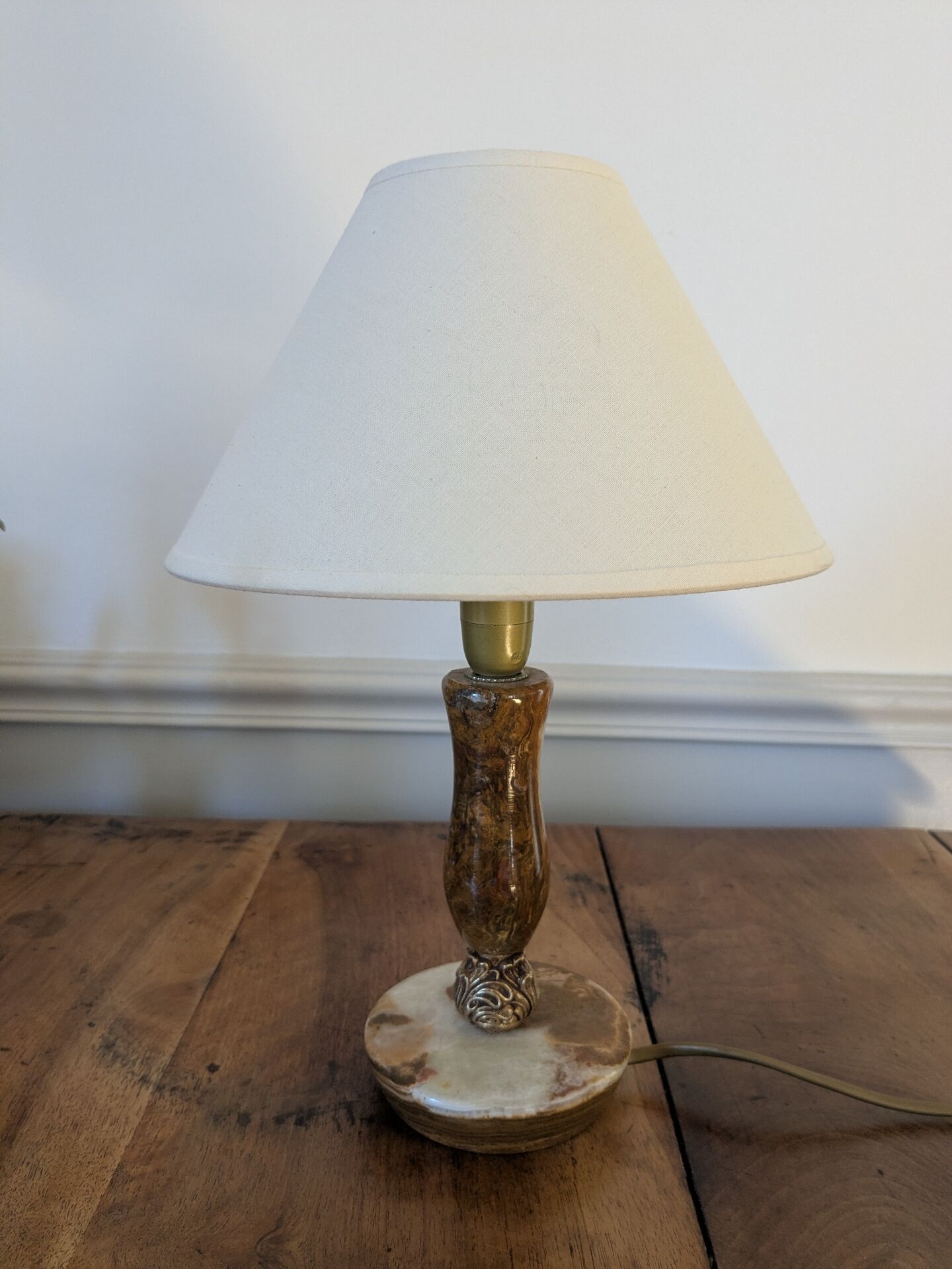 Lampe vintage en onyx et laiton