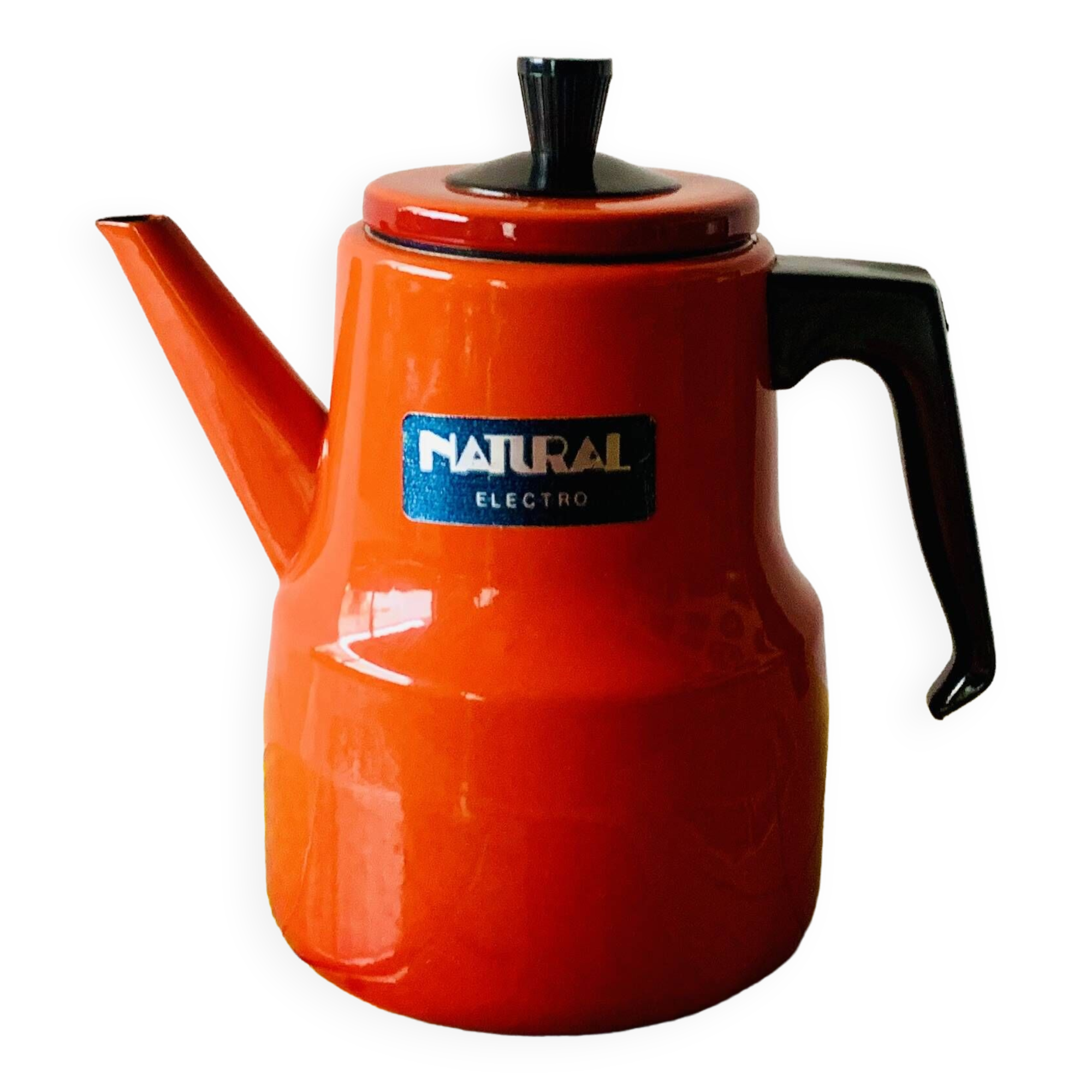 Vintage coffee maker in red enameled metal and Bakelite