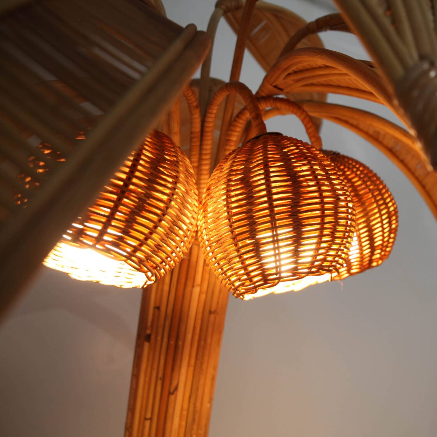 "Palm/coconut tree" floor lamp in rattan