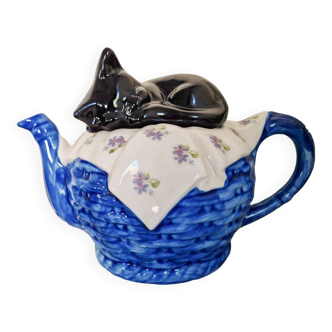 Vintage little cat English teapot