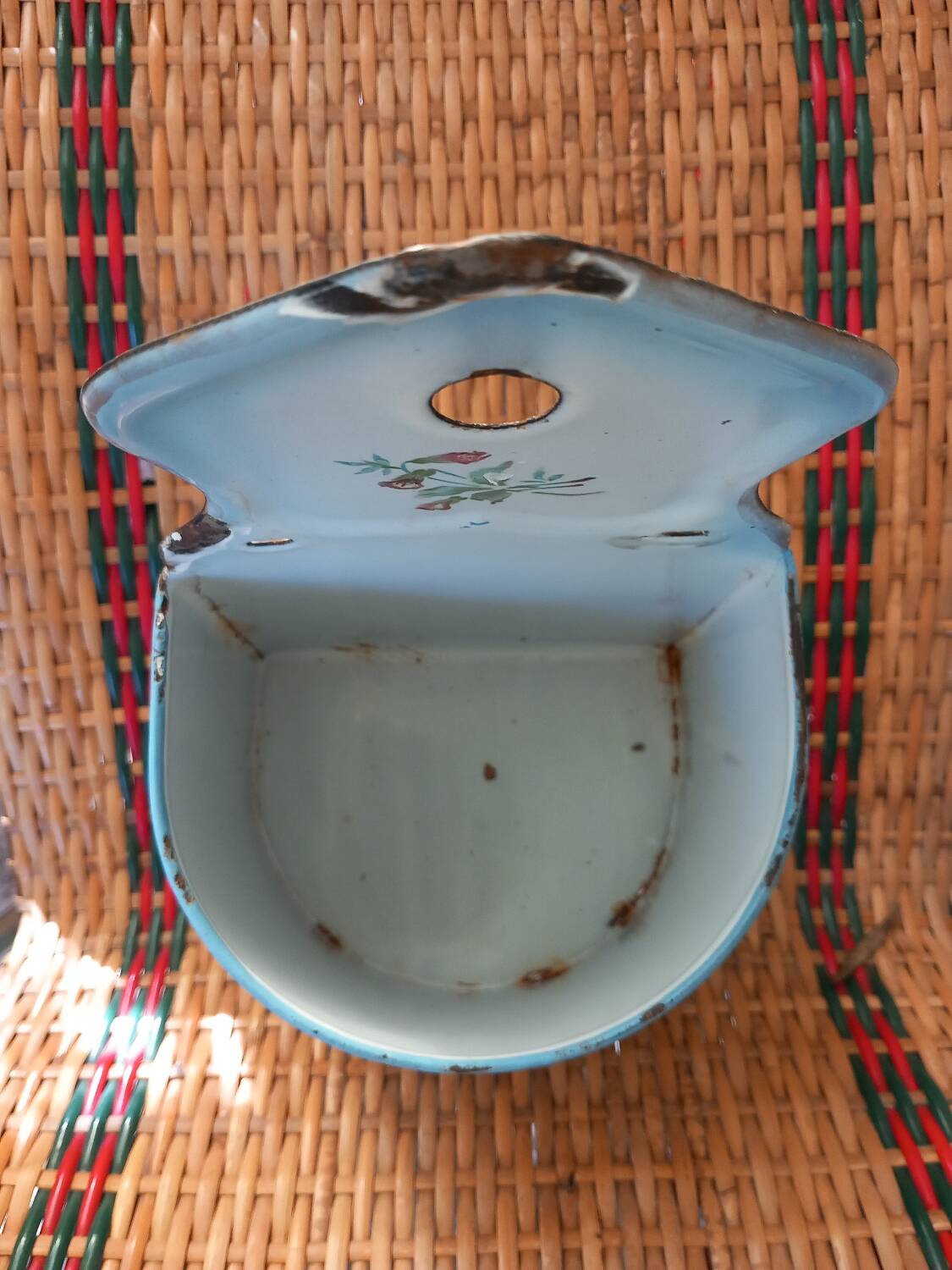 Enameled sheet salt box