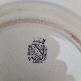 Opaque porcelain plate of Sarreguemines pattern vase of flowers diam 22 cm