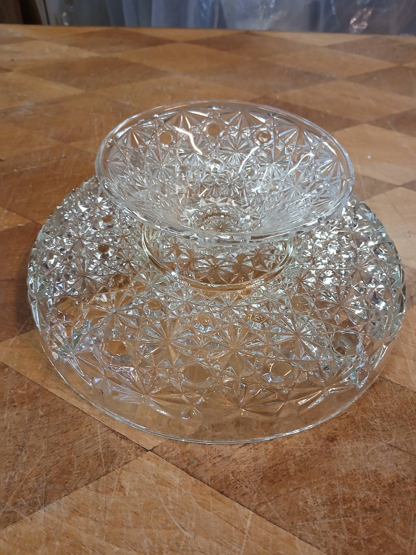 Plat apéritif vintage en verre moulé