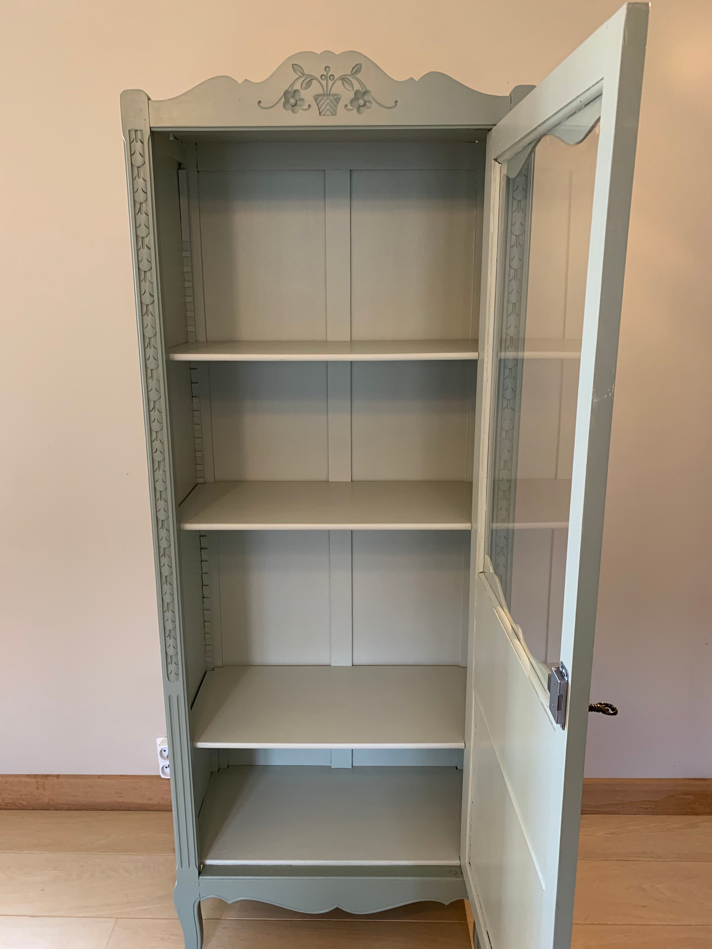 Glass-glazed bonnetière