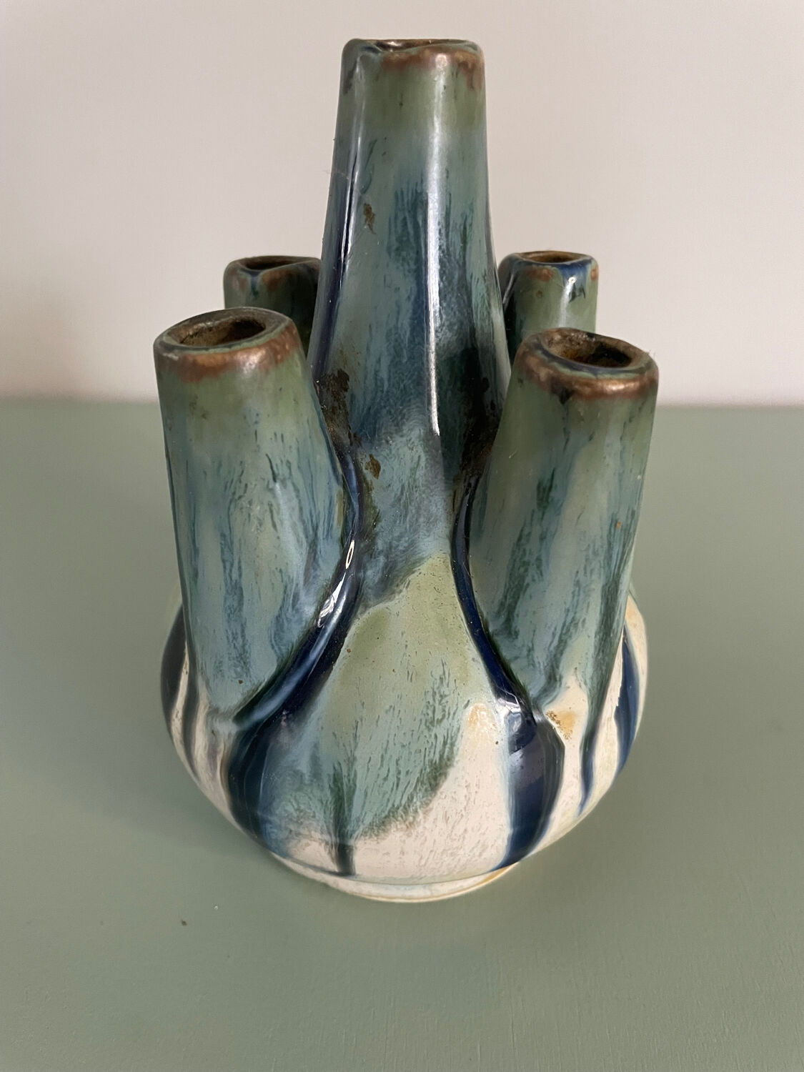 Ceramic flower vase
