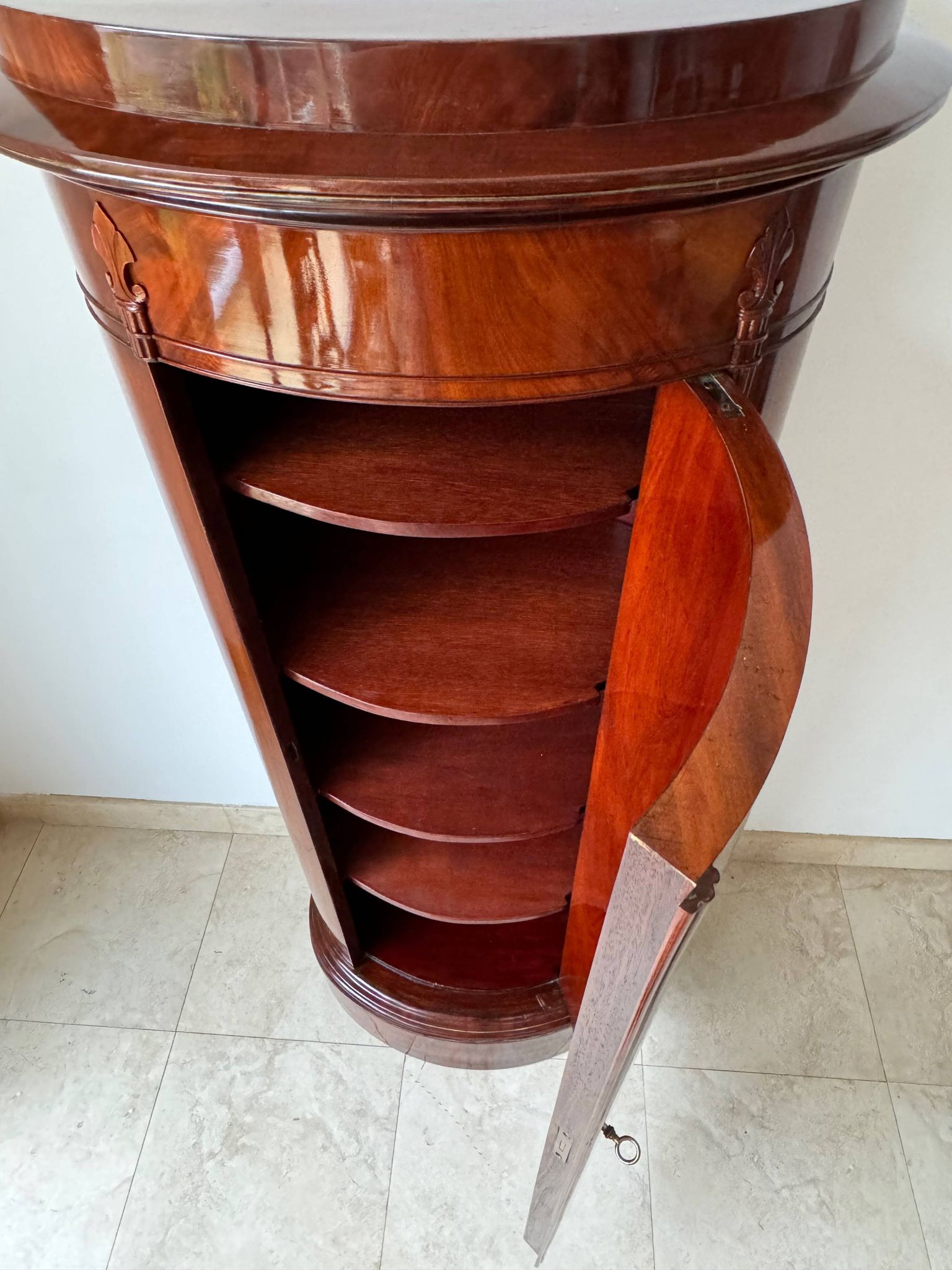 Somno “Column” or Cylindrical Cabinet, in flamed mahogany, Copenhagen, 1830-1840