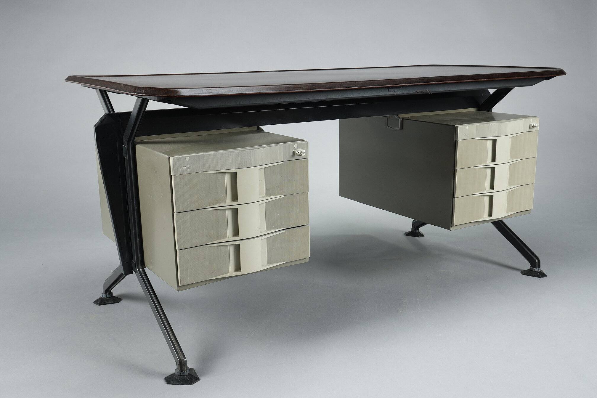 Large "ARCO" desk for Olivetti by BBPR