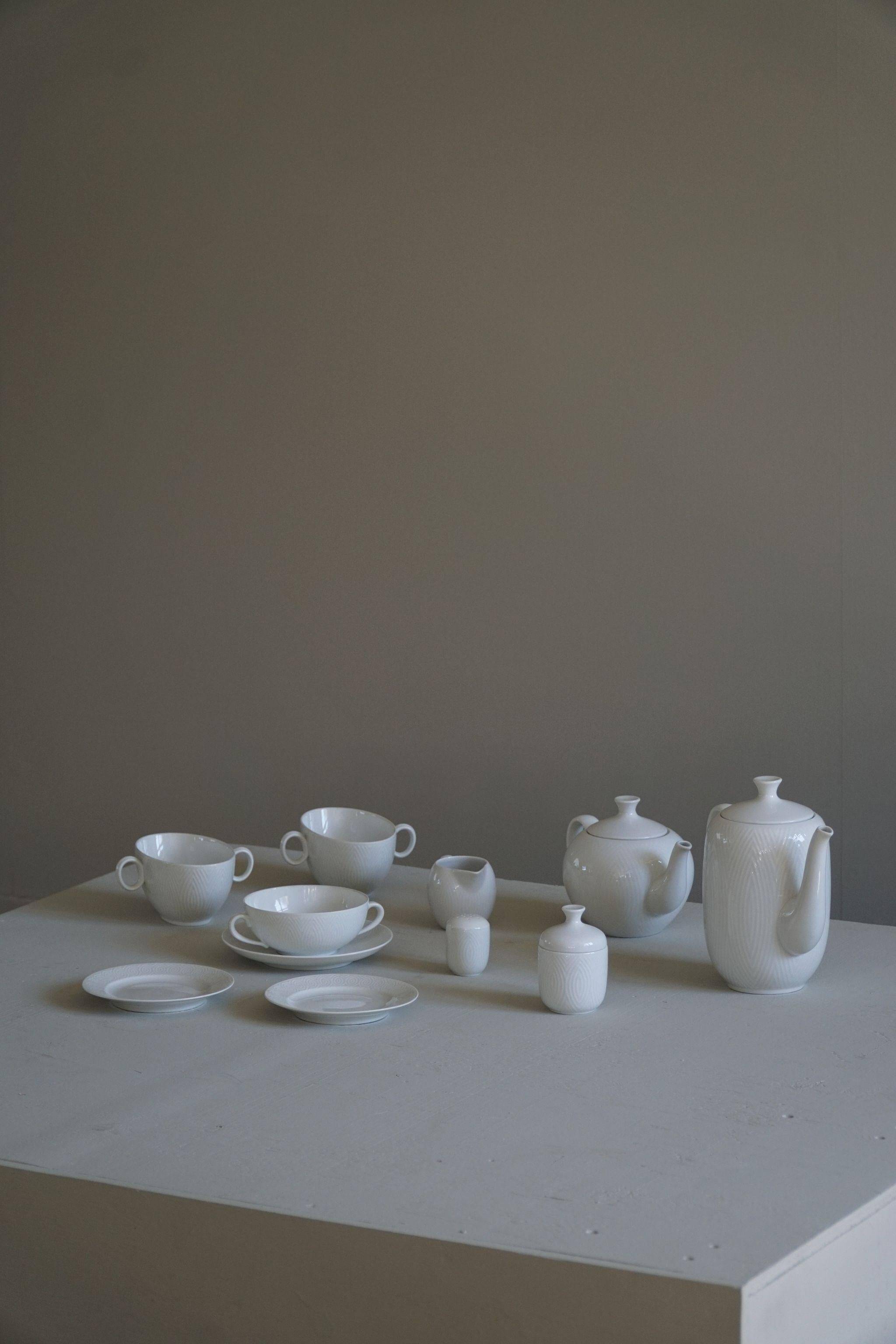 Axel Salto, Ensemble de service en porcelaine de Royal Copenhagen, milieu du siècle, 1956