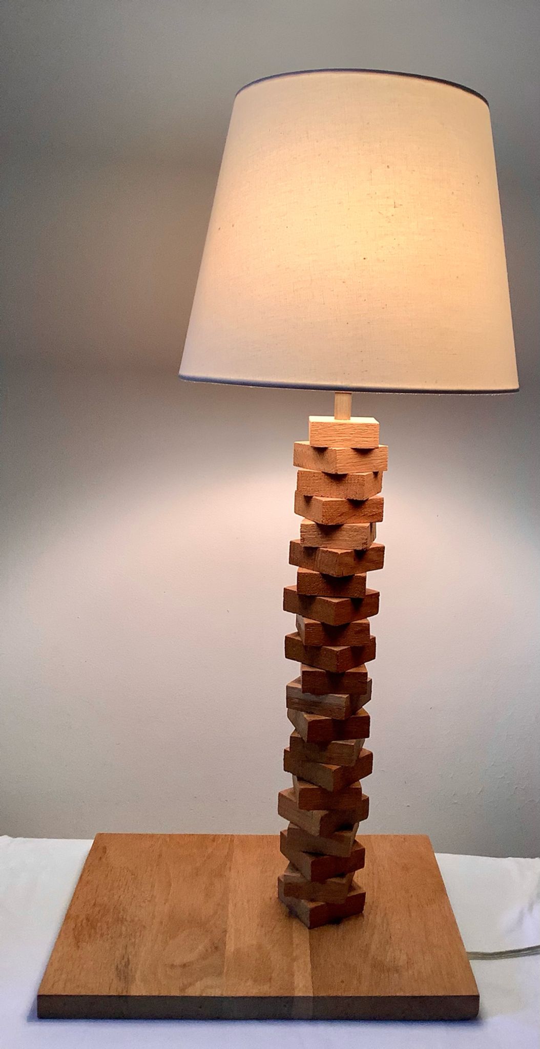 Pied de lampe en bois