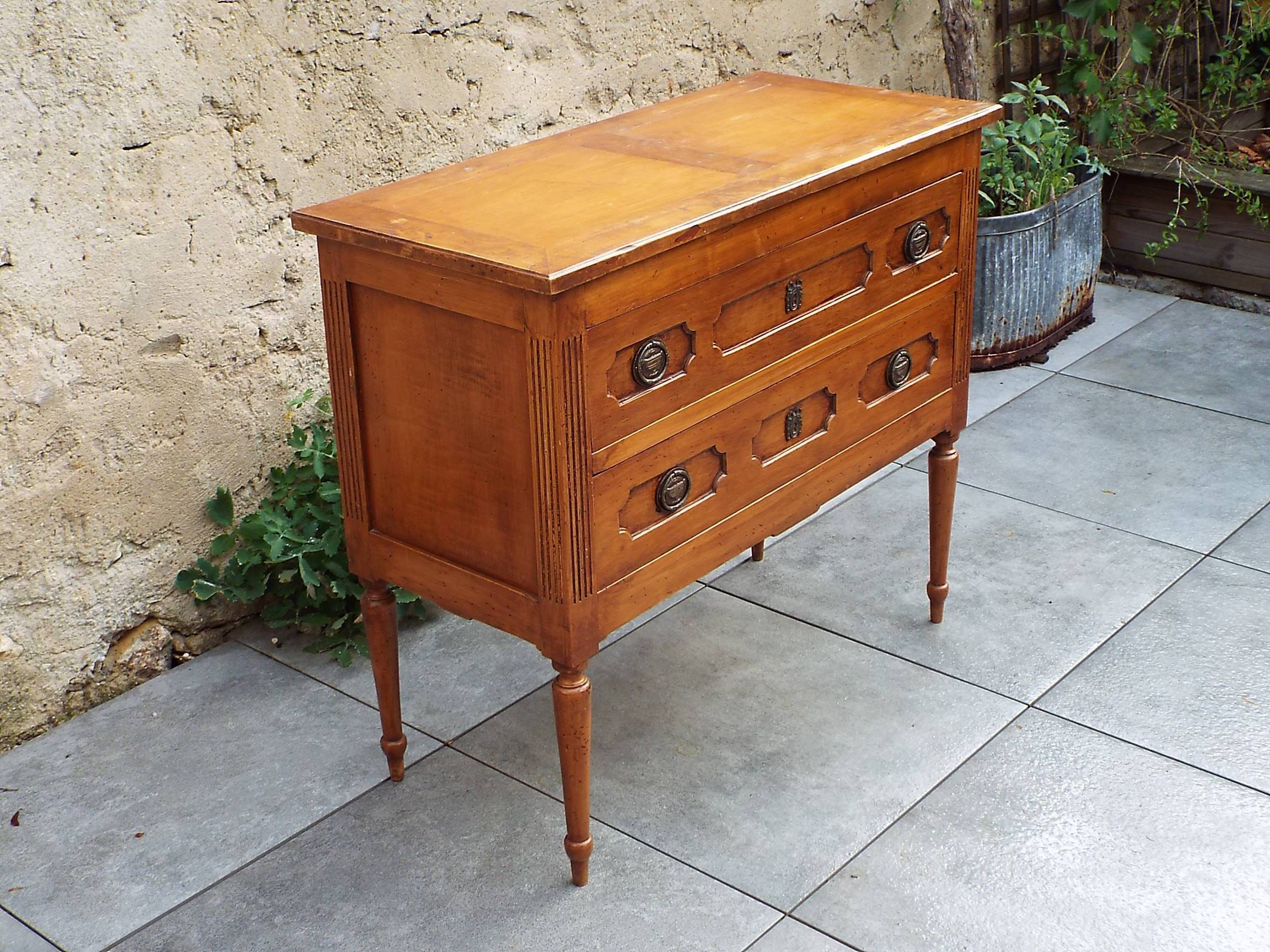 Louis XVI style 2-drawer saute chest of drawers