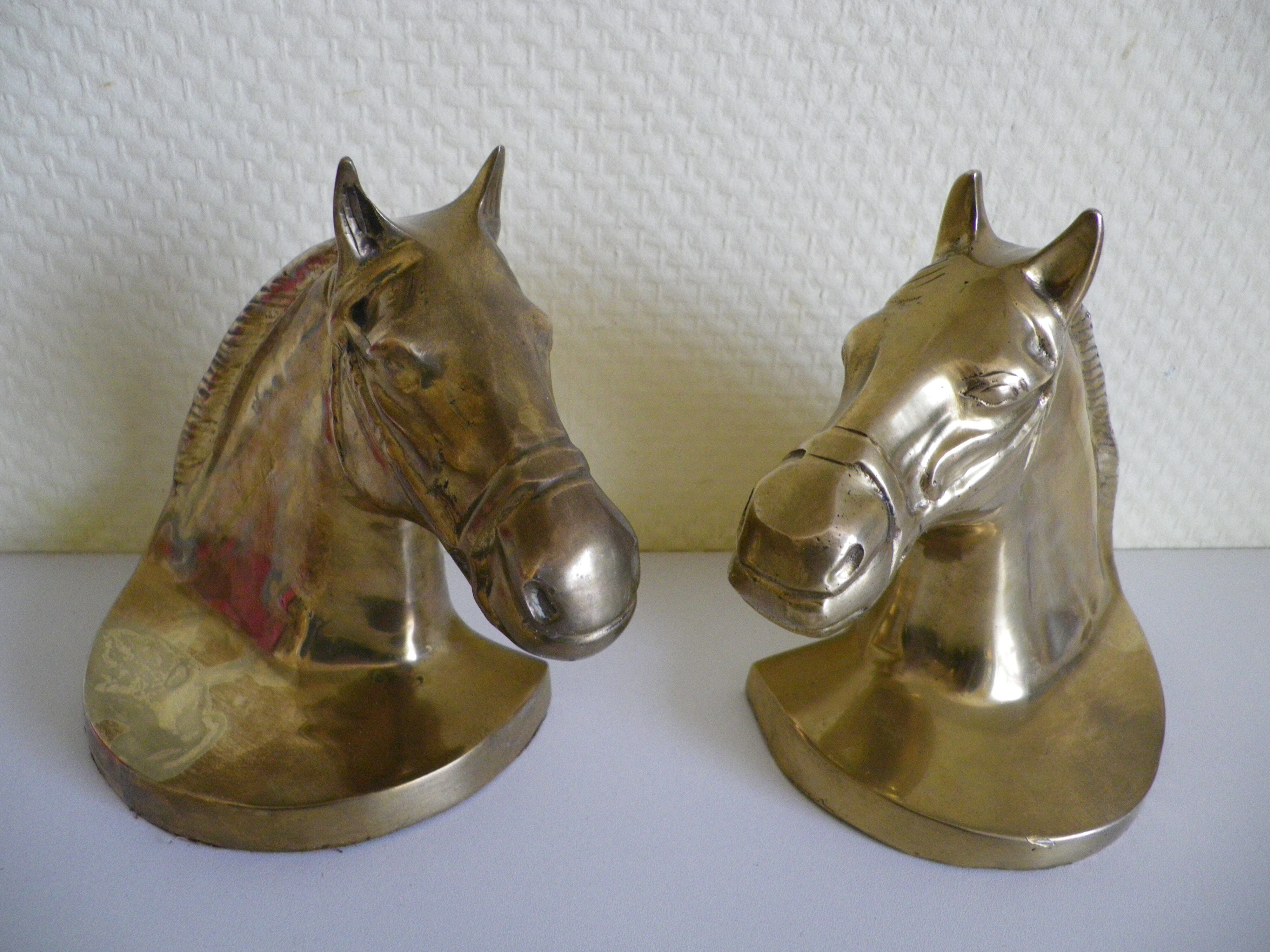 2 Horse-shaped bookends  in brass
