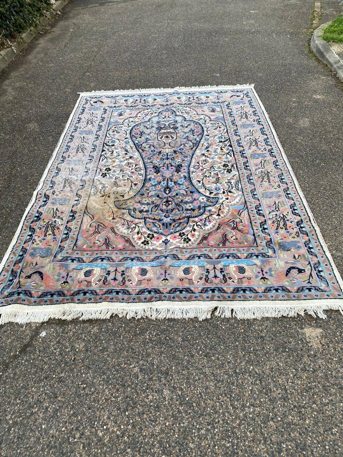 Tapis persan en laine tissée violet fleuri 280x190cm