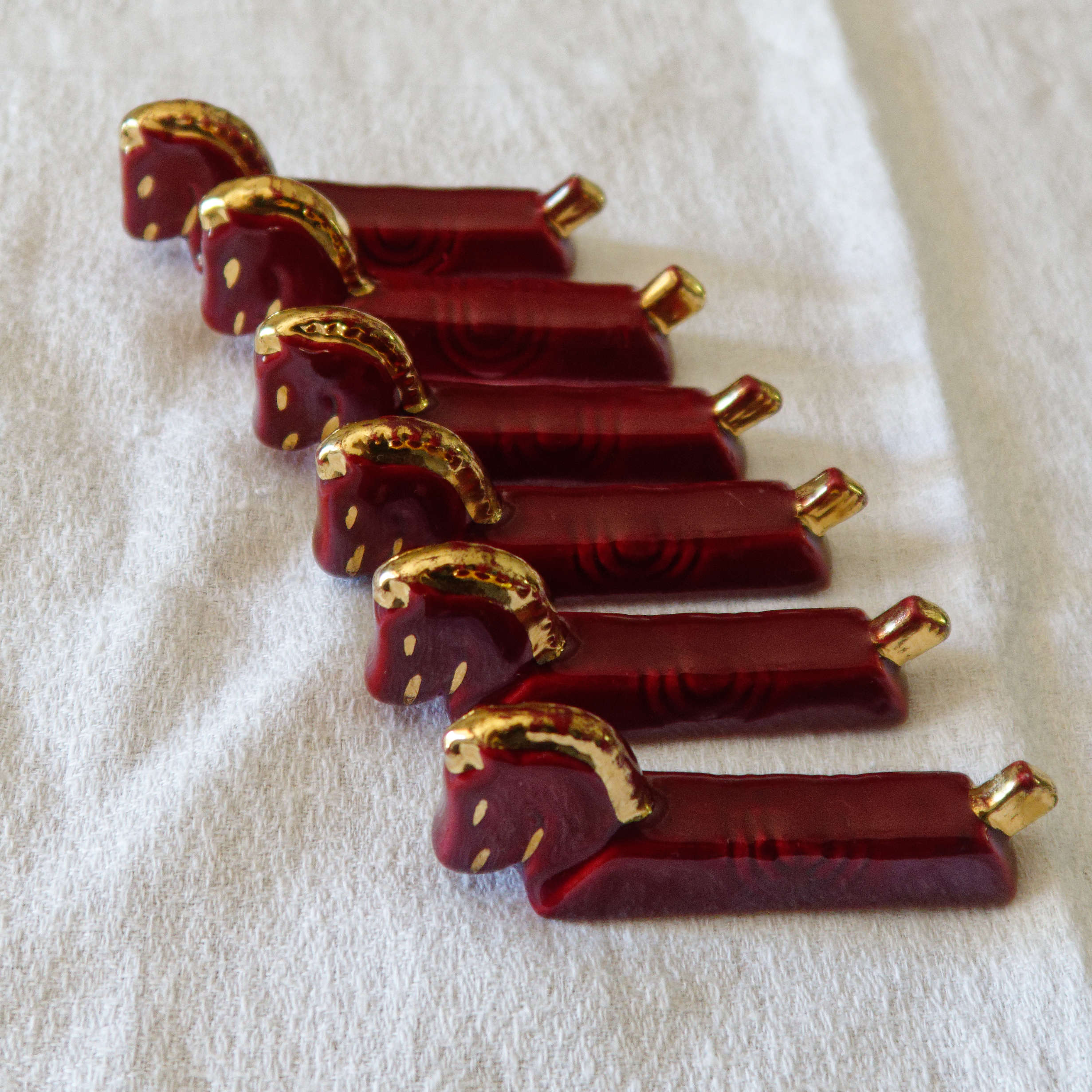 6 vintage ceramic knife holders Bordeaux and gold