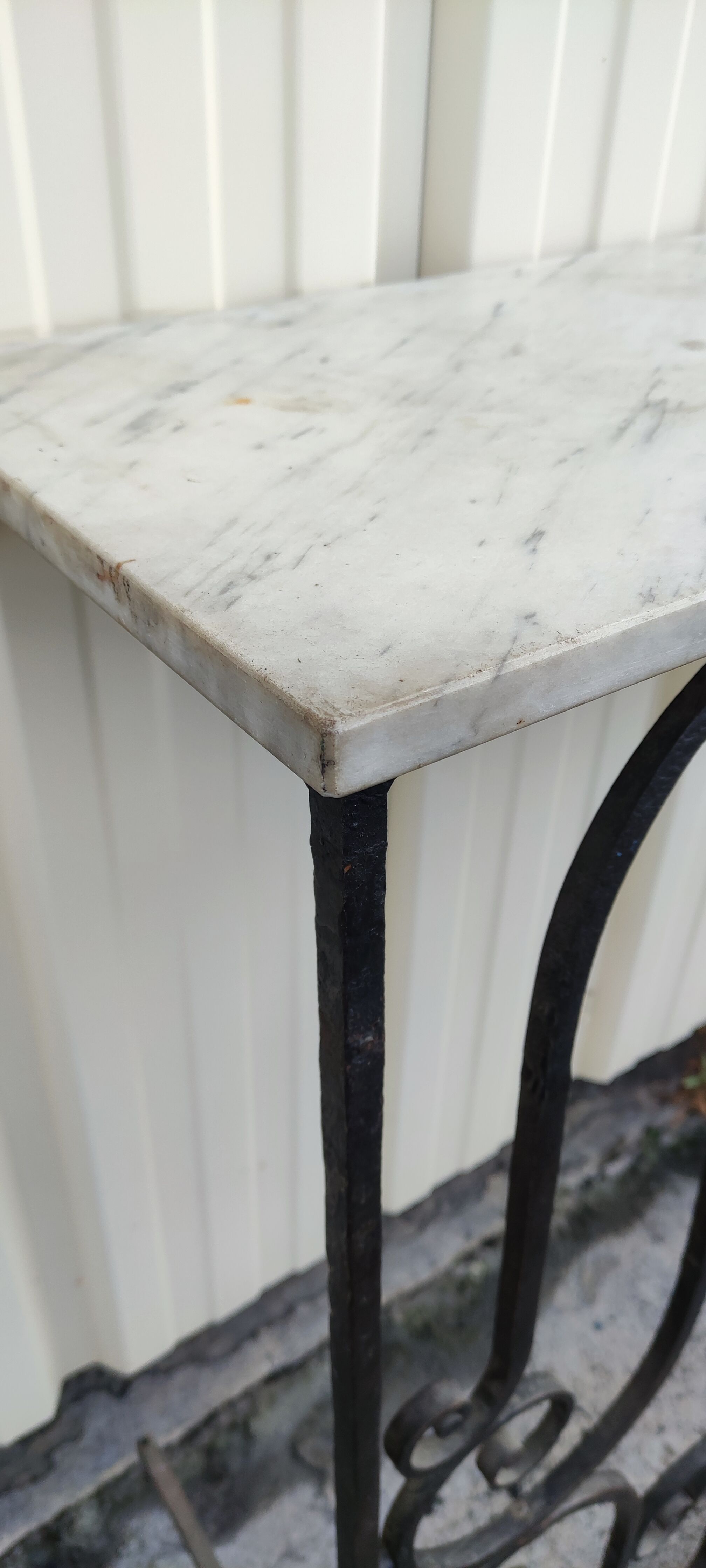 Console, cache radiateur en fer forgé et marbre, meuble d'appui